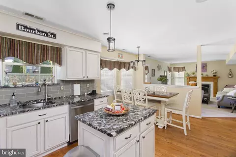 Kitchen - 25 Springcress Dr, Delran, NJ 08075 photo 4 of 4