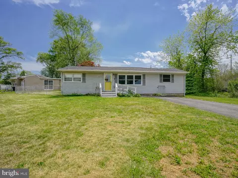 Exterior - 541 Windsor Ave, Maple Shade, NJ 08052 photo 2 of 3
