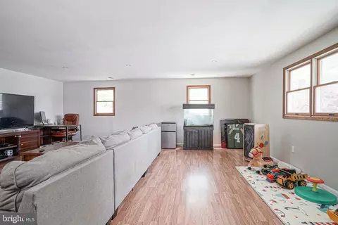 Living - 541 Windsor Ave, Maple Shade, NJ 08052 photo 2 of 2