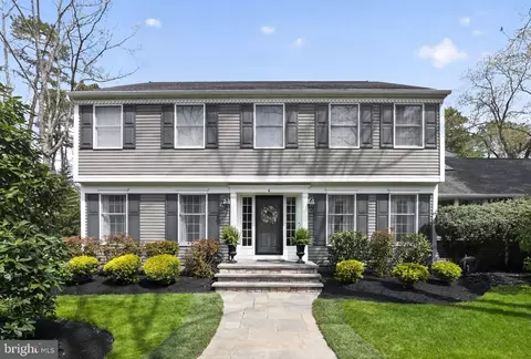 6 Pointe View Dr, Medford, NJ 08055