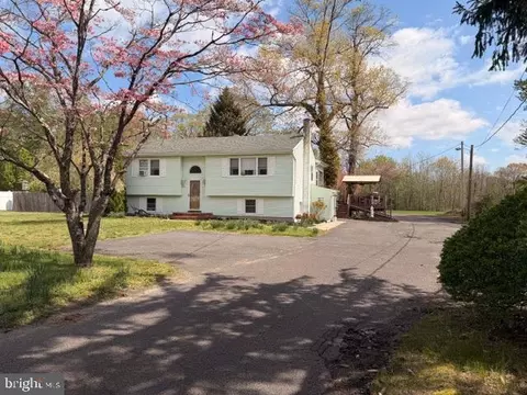 69 Hockamick Rd, Cookstown, NJ 08511
