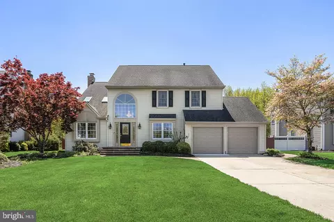 19 Old Republic Ln, Marlton, NJ 08053