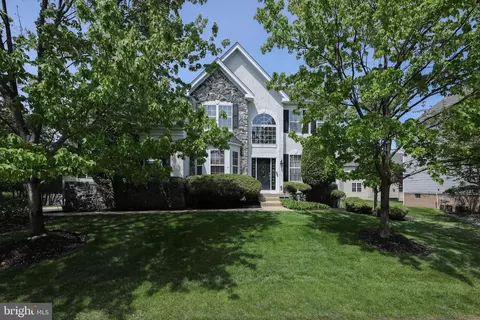 7 Kyle Ct, Mount Laurel, NJ 08054