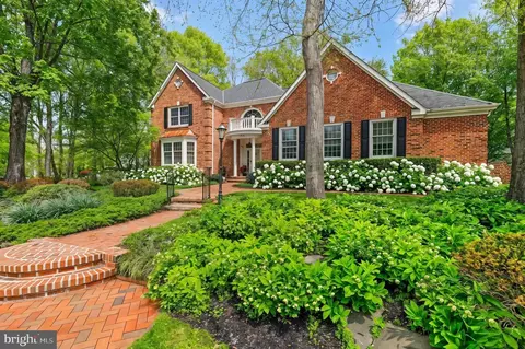 44 Stanwyck Rd, Mount Laurel, NJ 08054