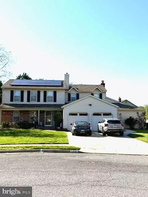 508 Meadow Ct, Mount Laurel, NJ 08054