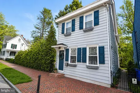 129 Buttonwood St, Mount Holly, NJ 08060