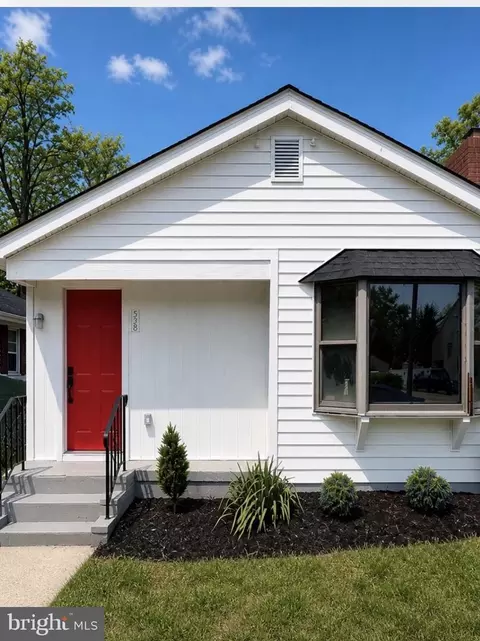 506 6th St, Roebling, NJ 08554
