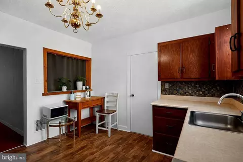 Entry Way - 236 Kossuth St, Riverside, NJ 08075 photo 2 of 3