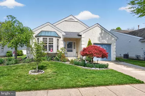 Exterior - 413 Aster Pl, Mount Laurel, NJ 08054 photo 2 of 5
