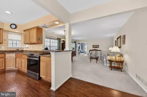 Entry Way - 413 Aster Pl, Mount Laurel, NJ 08054 photo 2 of 3