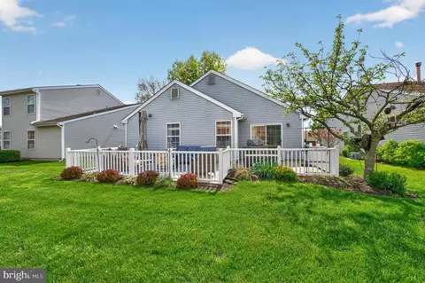 Exterior - 413 Aster Pl, Mount Laurel, NJ 08054 photo 3 of 5