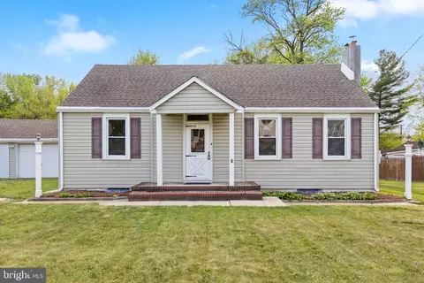 6 Butts Ave, Bordentown, NJ 08505
