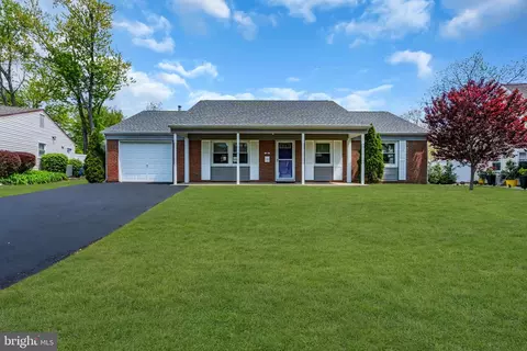 28 Norman Ln, Willingboro, NJ 08046