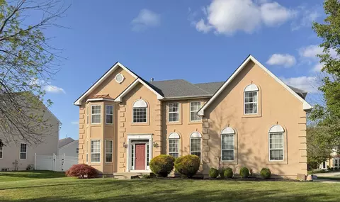 13 Heather Ln, Hainesport, NJ 08036