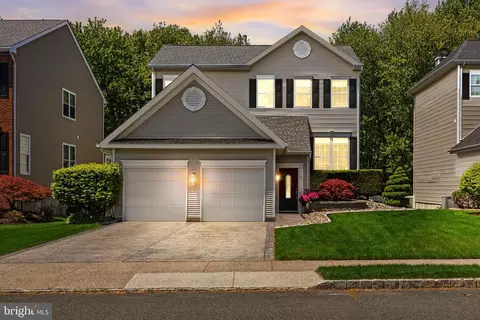 22 Tomahawk Dr, Burlington, NJ 08016