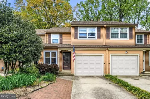 49 Farnwood Rd, Mount Laurel, NJ 08054