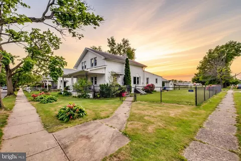 400 Hulme St, Burlington, NJ 08016