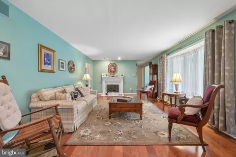 Living - 901 2nd St, Delanco, NJ 08075 photo 1 of 1