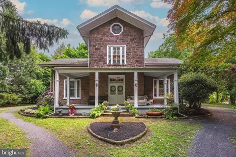 705 Woodlane Rd, Beverly, NJ 08010
