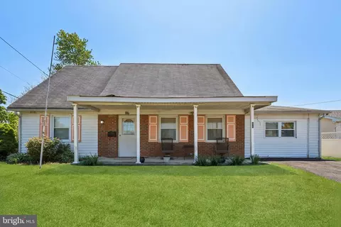 86 Medford Ln, Willingboro, NJ 08046
