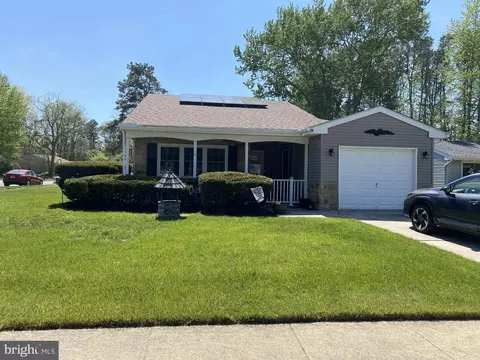 71 Huntington Dr, Southampton, NJ 08088