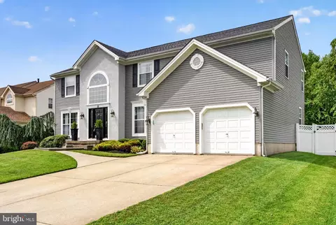 19 Annapolis Dr, Marlton, NJ 08053