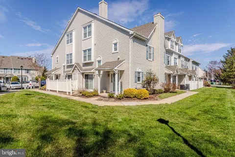 105 Wharton Rd, Mount Laurel, NJ 08054