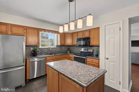 58 Tenby Ln, Evesham, NJ 08053 photo 11