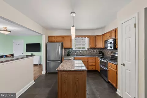 58 Tenby Ln, Evesham, NJ 08053 photo 12