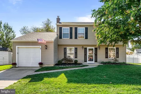 3 Luray Ln, Marlton, NJ 08053