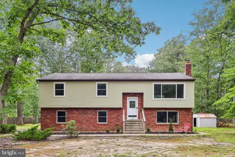 15 Elmwood Dr, Tabernacle, NJ 08088