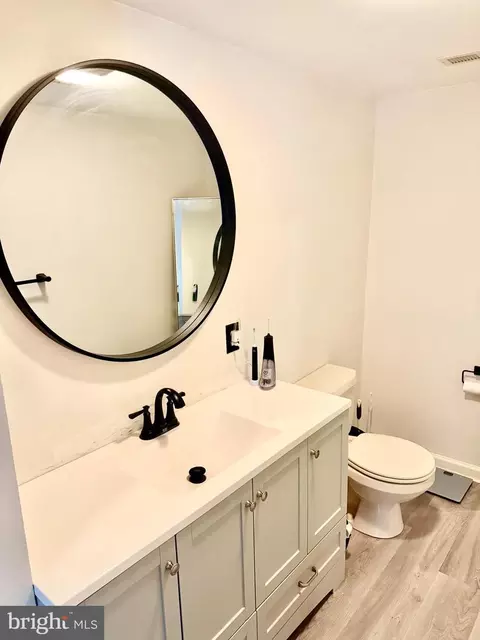 Bath - 280 Progress St, Riverside, NJ 08075 photo 2 of 3