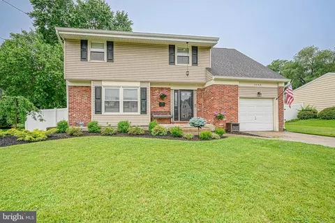 2305 Beverly Rd, Cinnaminson, NJ 08077