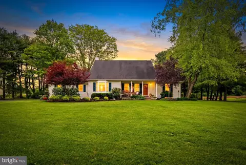 134 Schoolhouse Rd, Wrightstown, NJ 08562