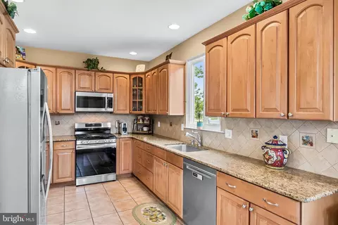 Kitchen - 9 Paddock Rd, Marlton, NJ 08053 photo 3 of 3