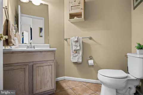 Entry Way - 9 Paddock Rd, Marlton, NJ 08053 photo 5 of 8