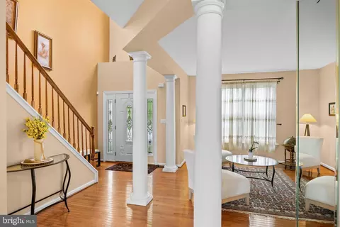 Entry Way - 9 Paddock Rd, Marlton, NJ 08053 photo 4 of 8