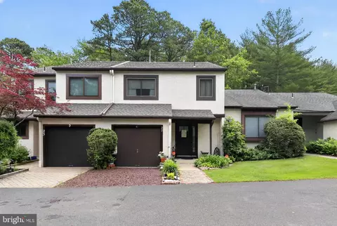 22 Five Crown Royal, Marlton, NJ 08053