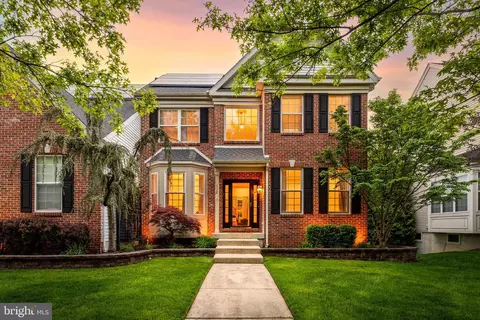 112 Hillside Ln, Mount Laurel, NJ 08054