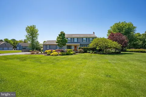 935 N Island Rd, Columbus, NJ 08022