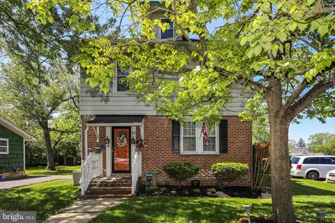 10 S Lenola Rd, Moorestown, NJ 08057