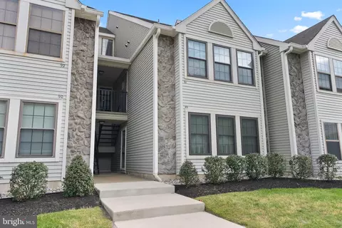 89 Bridgewater Dr, Marlton, NJ 08053