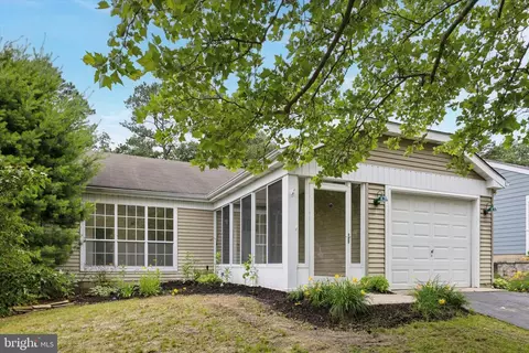 114 Gramercy Pl, Southampton, NJ 08088