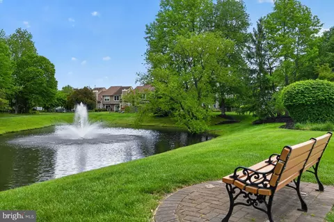 63 Kettlebrook Dr, Mount Laurel, NJ 08054