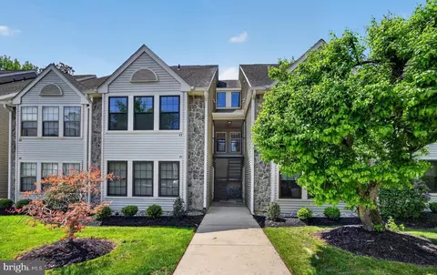42 Summit Ct, Marlton, NJ 08053