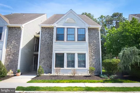 15 Provincetown Dr, Marlton, NJ 08053