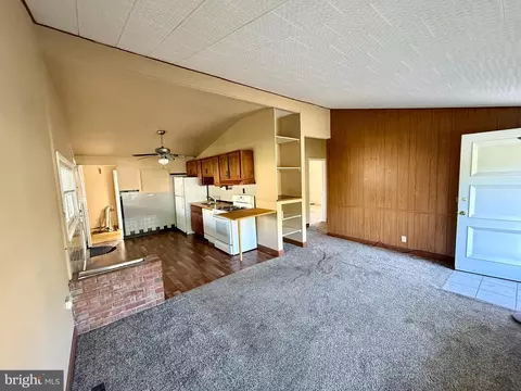 Living - 644 N Coles Ave, Maple Shade, NJ 08052 photo 1 of 2