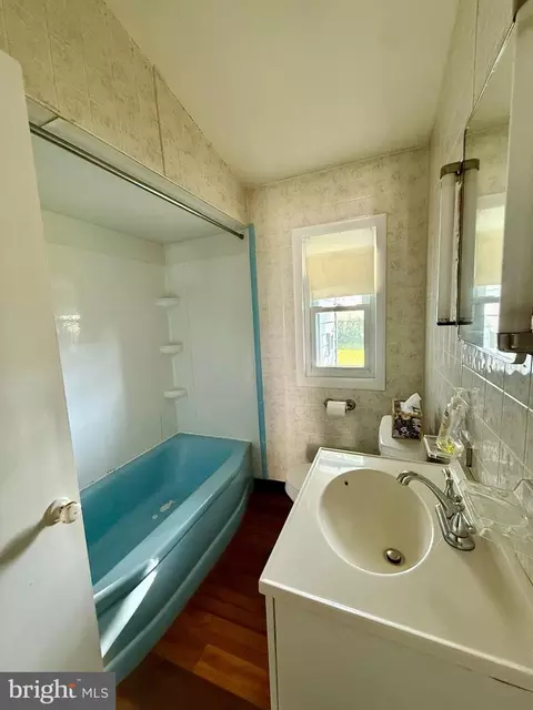 Bath - 644 N Coles Ave, Maple Shade, NJ 08052 photo 1 of 1