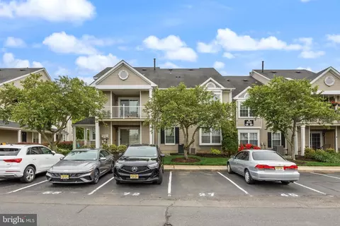 404 B Saxony Dr, Mount Laurel, NJ 08054
