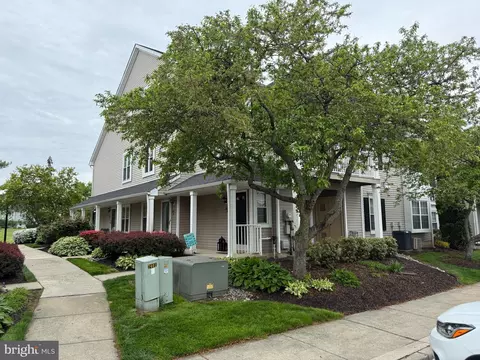 404 B Saxony Dr, Mount Laurel, NJ 08054